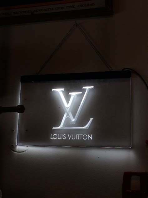 louis vuitton vip member|louis vuitton light up.